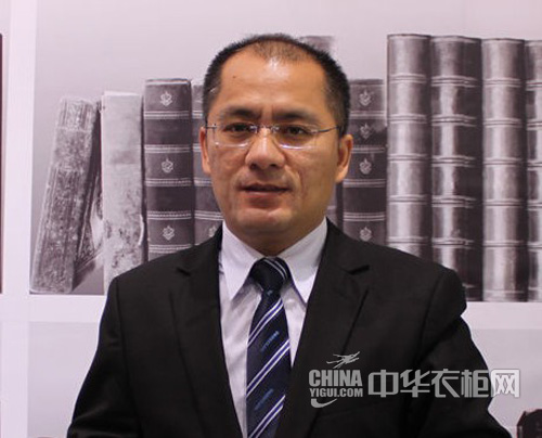 劳卡衣柜金理伟